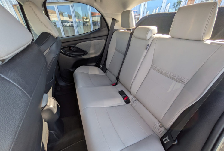 Toyota Yaris  115 CV 1.5 HYBRID ICONIC / CAR PLAY / CUIR / GARANTIE 12 MOIS 