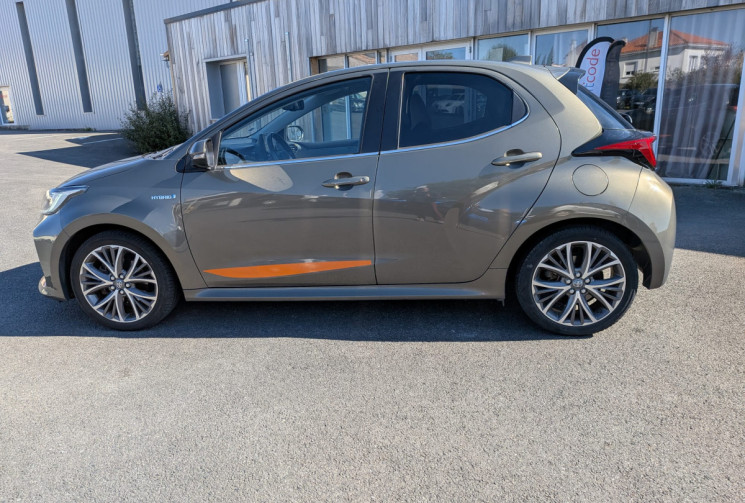 Toyota Yaris  115 CV 1.5 HYBRID ICONIC / CAR PLAY / CUIR / GARANTIE 12 MOIS 