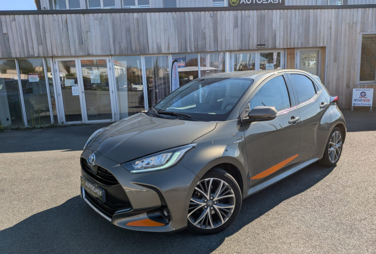 Toyota Yaris  115 CV 1.5 HYBRID ICONIC / CAR PLAY / CUIR / GARANTIE 12 MOIS 