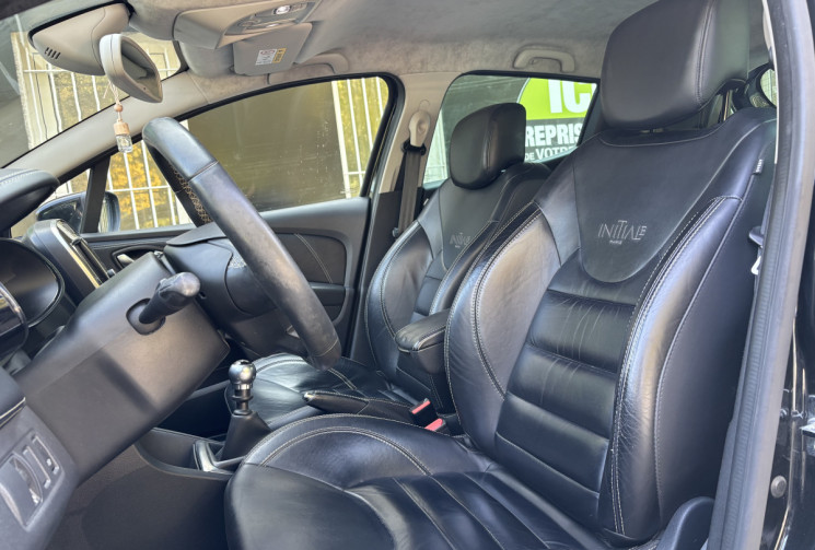 Renault Clio IV 4 Initiale Paris 1.2 Tce 120 ch / Cuir chauffant / Camera / Bose / LED