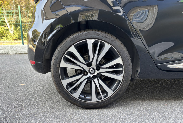 Renault Clio IV 4 Initiale Paris 1.2 Tce 120 ch / Cuir chauffant / Camera / Bose / LED