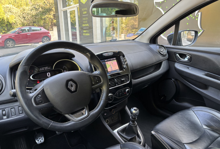 Renault Clio IV 4 Initiale Paris 1.2 Tce 120 ch / Cuir chauffant / Camera / Bose / LED