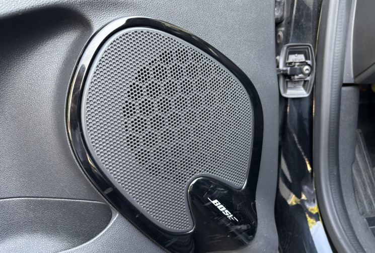 Renault Clio IV 4 Initiale Paris 1.2 Tce 120 ch / Cuir chauffant / Camera / Bose / LED