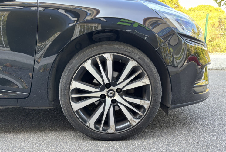 Renault Clio IV 4 Initiale Paris 1.2 Tce 120 ch / Cuir chauffant / Camera / Bose / LED