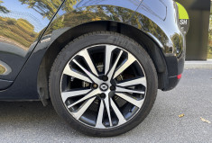 Renault Clio IV 4 Initiale Paris 1.2 Tce 120 ch / Cuir chauffant / Camera / Bose / LED