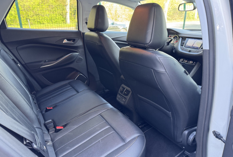 Opel Grandland X Ultimate TURBO 130 ch BVA6 / Full Options / Entretien complet Opel