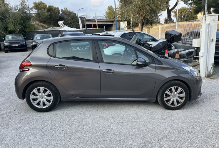 Peugeot 208 (2) 1.2 PURETECH 82 Ch ALLURE 5P * CARPLAY * GPS