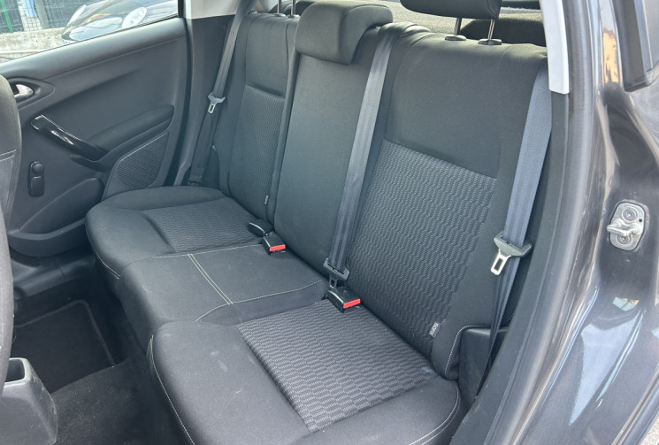 Peugeot 208 (2) 1.2 PURETECH 82 Ch ALLURE 5P * CARPLAY * GPS