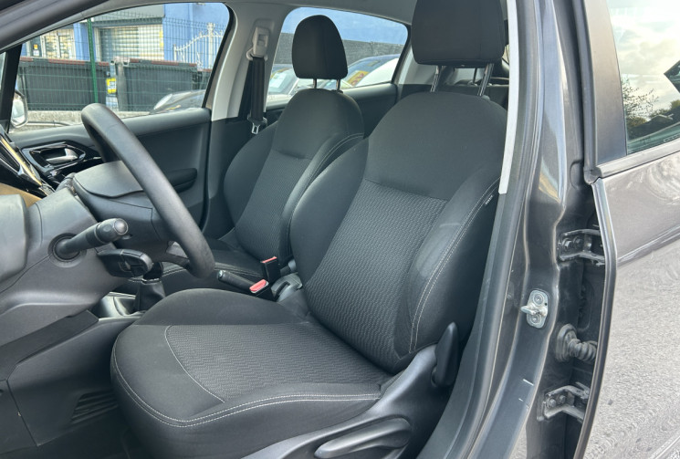 Peugeot 208 (2) 1.2 PURETECH 82 Ch ALLURE 5P * CARPLAY * GPS