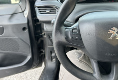Peugeot 208 (2) 1.2 PURETECH 82 Ch ALLURE 5P * CARPLAY * GPS