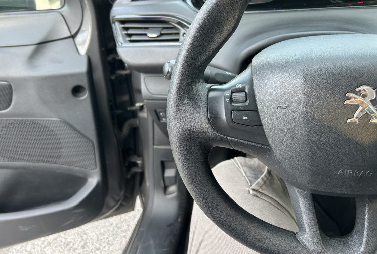 Peugeot 208 (2) 1.2 PURETECH 82 Ch ALLURE 5P * CARPLAY * GPS