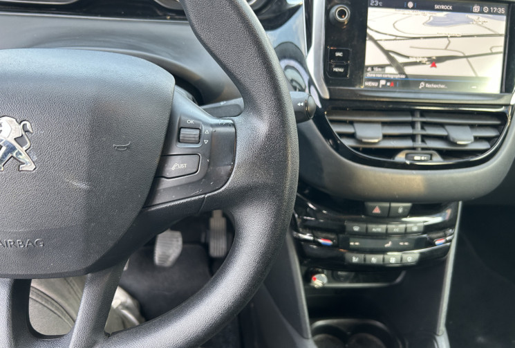 Peugeot 208 (2) 1.2 PURETECH 82 Ch ALLURE 5P * CARPLAY * GPS