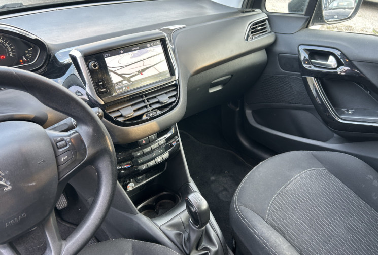 Peugeot 208 (2) 1.2 PURETECH 82 Ch ALLURE 5P * CARPLAY * GPS