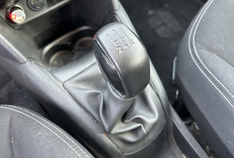 Peugeot 208 (2) 1.2 PURETECH 82 Ch ALLURE 5P * CARPLAY * GPS