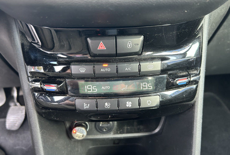 Peugeot 208 (2) 1.2 PURETECH 82 Ch ALLURE 5P * CARPLAY * GPS