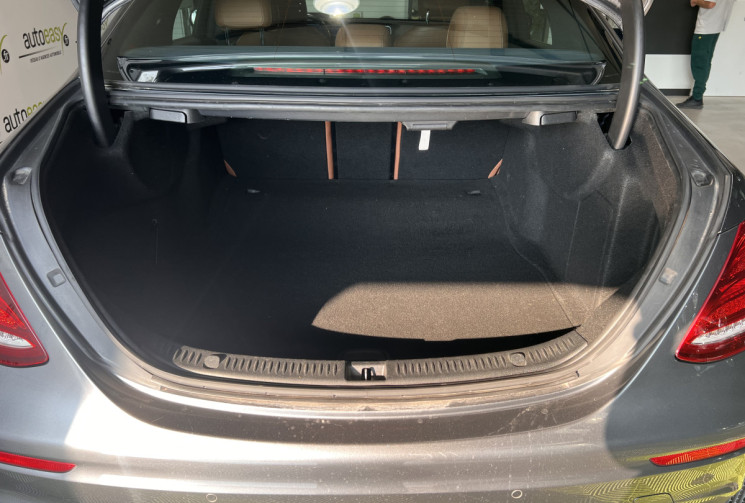 Mercedes CLASSE E  220 D 195 CH AMG LINE