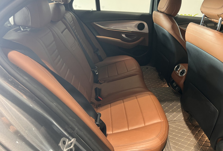 Mercedes CLASSE E  220 D 195 CH AMG LINE