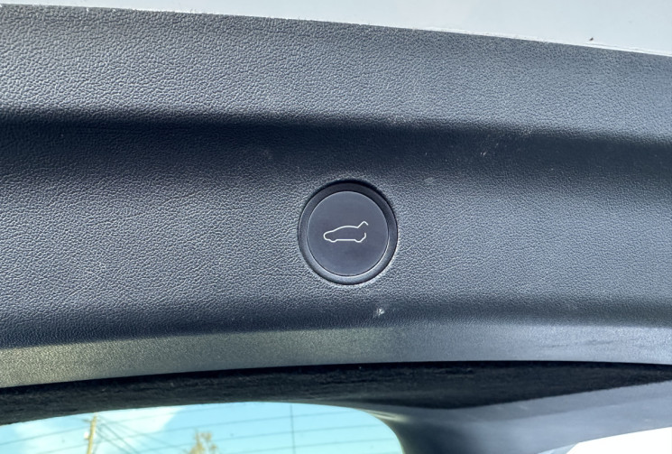 Tesla Model Y  LONG RANGE Awd 4X4 
