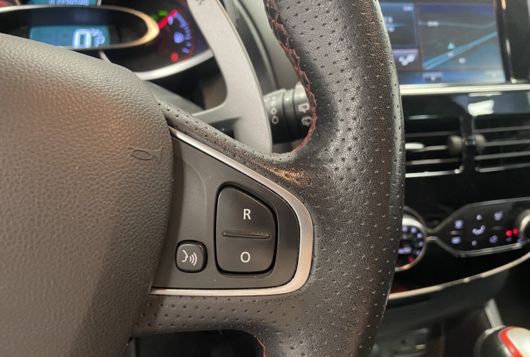 Renault Clio 220 ch RS Trophy