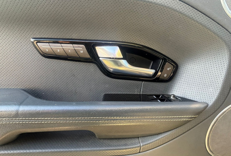 Land-Rover Range Rover Evoque  190 CV 2.2 SD4 CUIR  / GPS / CAMERA RECUL / GARANTIE 12 MOIS 