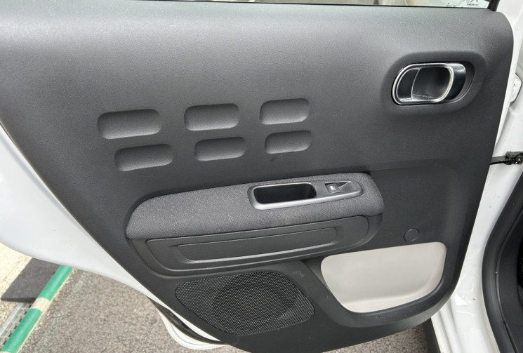 Citroën C3 Shine 1.2 Pure tech 83 cv 1 iér main