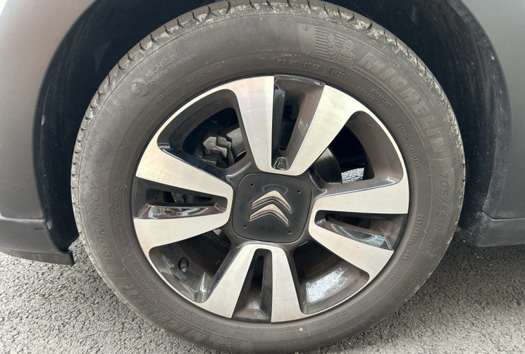 Citroën C3 Shine 1.2 Pure tech 83 cv