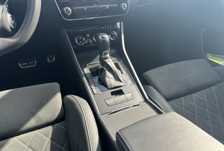 Skoda SUPERB 1.4 TSI 218 Plug in Hybrid 156 SPORTLINE