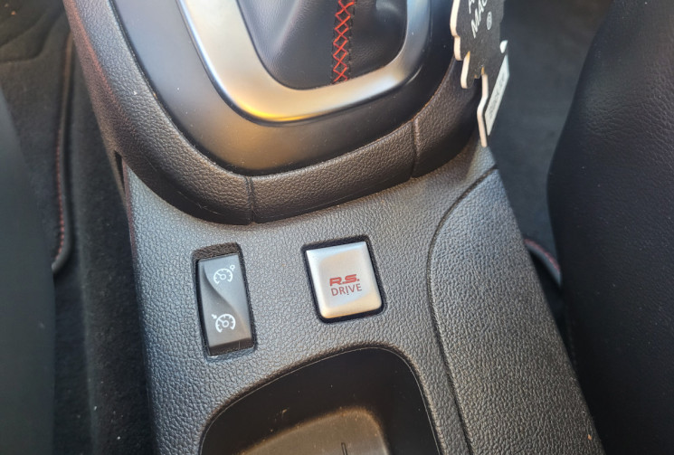 Renault Clio IV RS 1.6 TURBO EDC 