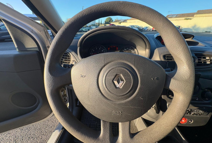 Renault CLIO ESTATE  III Phase 2 1.2 75 / GARANTIE 12 MOIS / BON ETAT