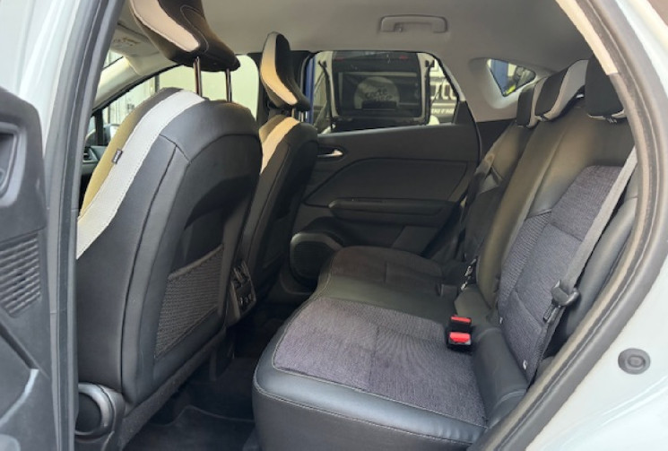Renault Captur intens 1.3 TCE 130 cv / CAMERA 360 / PARK ASSIST / GRAND ECRAN 