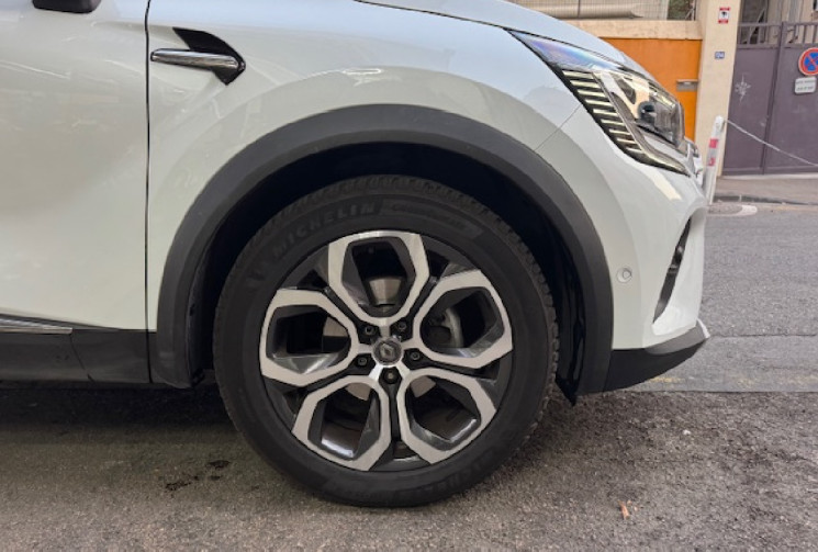 Renault Captur intens 1.3 TCE 130 cv / CAMERA 360 / PARK ASSIST / GRAND ECRAN 