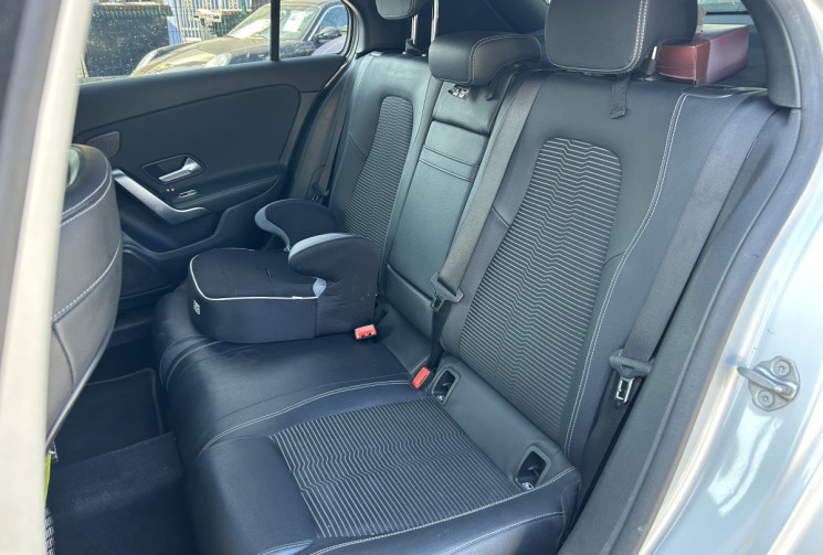 Mercedes Classe A IV 180 D 116 Ch PROGRESSIVE LINE 8G-DCT * ECLAIRAGE D'AMBIANCE * CARPLAY 