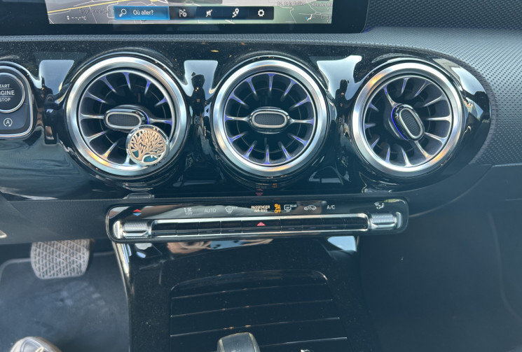 Mercedes Classe A IV 180 D 116 Ch PROGRESSIVE LINE 8G-DCT * ECLAIRAGE D'AMBIANCE * CARPLAY 