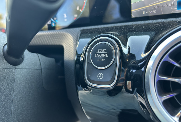 Mercedes Classe A IV 180 D 116 Ch PROGRESSIVE LINE 8G-DCT * ECLAIRAGE D'AMBIANCE * CARPLAY 