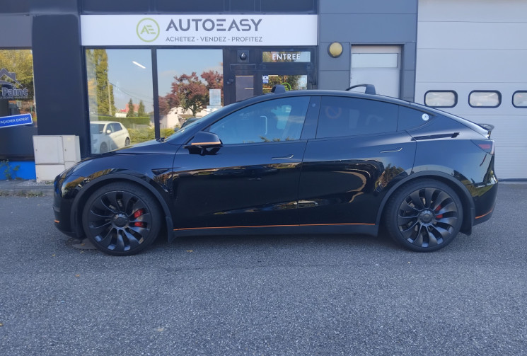 Tesla Model Y Performance AWD 534 cv - FSD - Attelage - PPF 