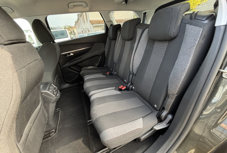 Peugeot 5008 130 ch / Active Business / EAT8