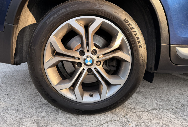 BMW X4 F26 20d xDrive 190 xLine * Français / 2e main / Cuir beige / Toit ouvrant
