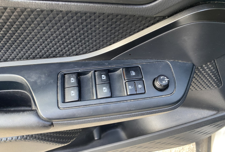 Toyota C-HR I 1.8 VVT-i 16V Hybrid 2WD CVT DYNAMIC 122 CH