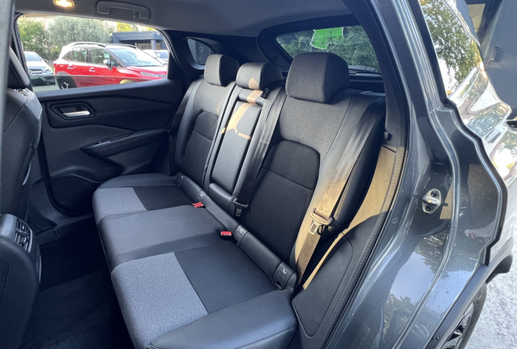 Nissan Qashqai e-POWER 190 N-Connecta / Seulement 2400 km / Contrat d'Entretien 3 ans / En Stock