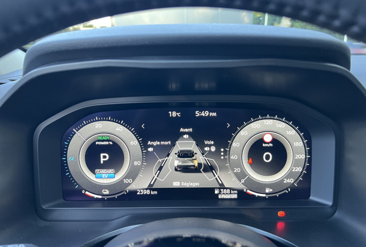 Nissan Qashqai e-POWER 190 N-Connecta / Seulement 2400 km / Contrat d'Entretien 3 ans / En Stock