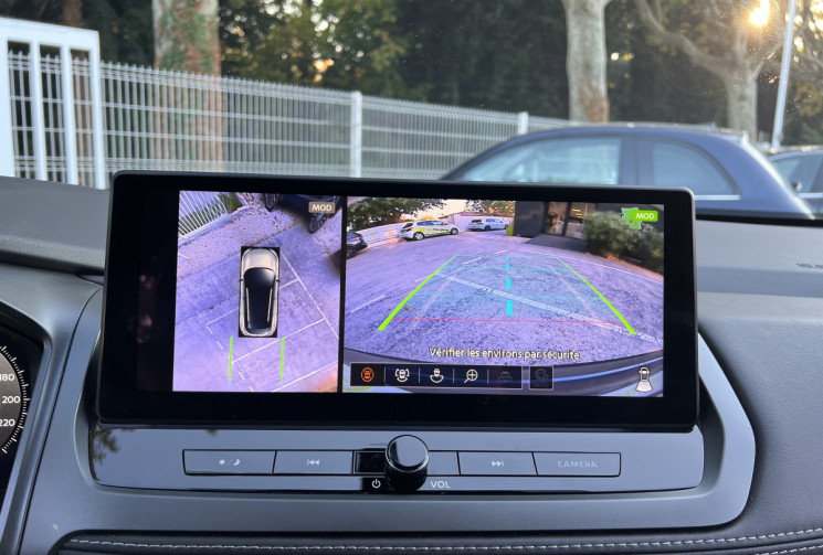 Nissan Qashqai e-POWER 190 N-Connecta / Seulement 2400 km / Contrat d'Entretien 3 ans / En Stock