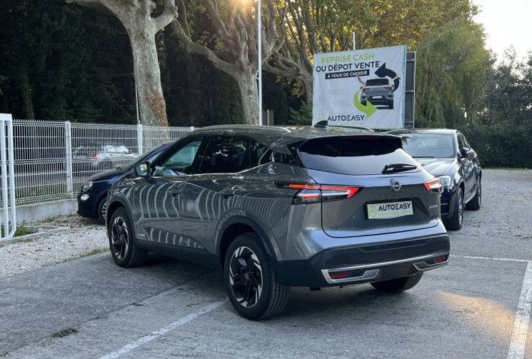 Nissan Qashqai e-POWER 190 N-Connecta / Seulement 2400 km / Contrat d'Entretien 3 ans / En Stock