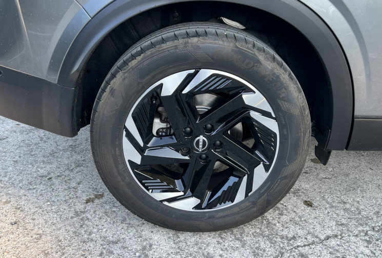 Nissan Qashqai e-POWER 190 N-Connecta / Seulement 2400 km / Contrat d'Entretien 3 ans / En Stock