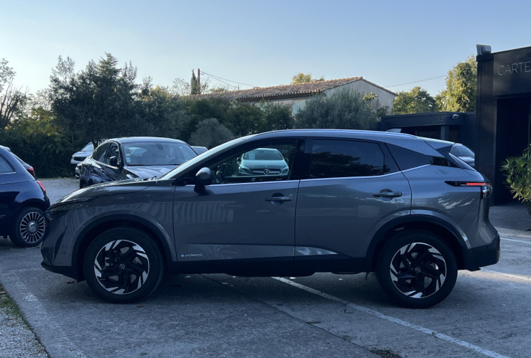 Nissan Qashqai e-POWER 190 N-Connecta / Seulement 2400 km / Contrat d'Entretien 3 ans / En Stock