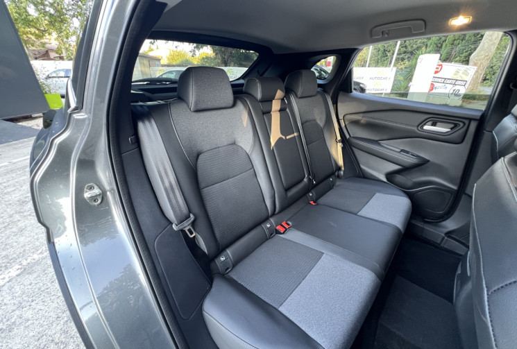 Nissan Qashqai e-POWER 190 N-Connecta / Seulement 2400 km / Contrat d'Entretien 3 ans / En Stock