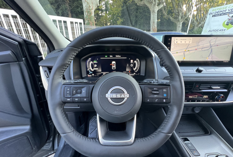Nissan Qashqai e-POWER 190 N-Connecta / Seulement 2400 km / Contrat d'Entretien 3 ans / En Stock