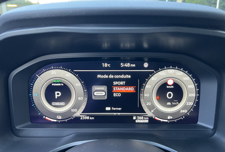 Nissan Qashqai e-POWER 190 N-Connecta / Seulement 2400 km / Contrat d'Entretien 3 ans / En Stock