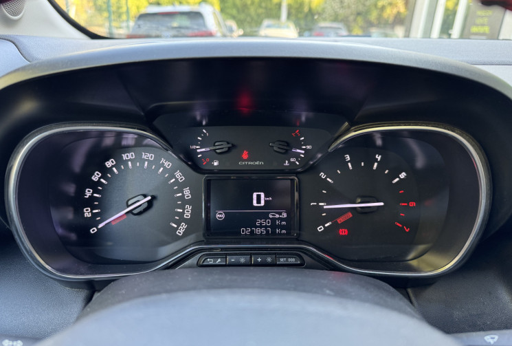 Citroën C3 Aircross FEEL 1.2 THP 110 / Carplay / GPS / Attelage / Entretien à jour