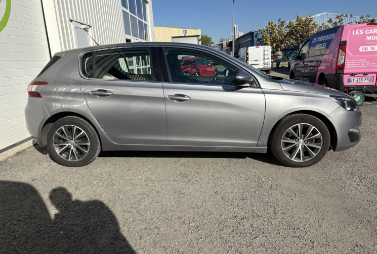 Peugeot 308 Allure 130 cv Boite Auto EAT6 * Entretien Complet Peugeot Moteur Neuf * Dashcam Av & AR