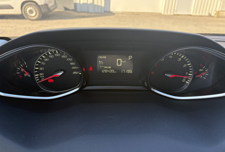 Peugeot 308 Allure 130 cv Boite Auto EAT6 * Entretien Complet Peugeot Moteur Neuf * Dashcam Av & AR
